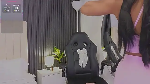 Madiee Rhea online show from 04-13-26, 07:41