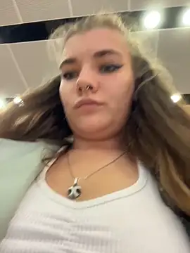 Snapshot of Holy_Tereza chatting on 06-20-26, 03:48 Holy Tereza online show from 06-20-26, 03:48