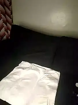 KikiLovesD online show from 01-11-26, 08:52