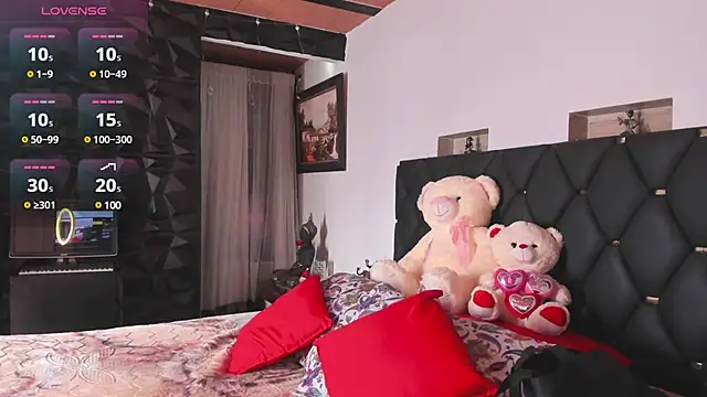 charlottemeyerr online show from 12-12-24, 01:39