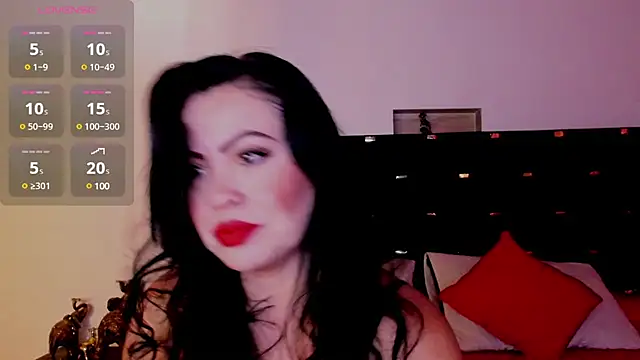 charlottemeyerr online show from 12-18-24, 04:17