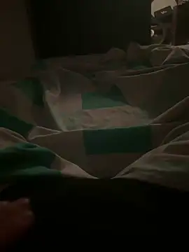 Snapshot of Abspritzerboy21 chatting on 12-24-24, 12:00 Abspritzerboy21 online show from 12-24-24, 12:00