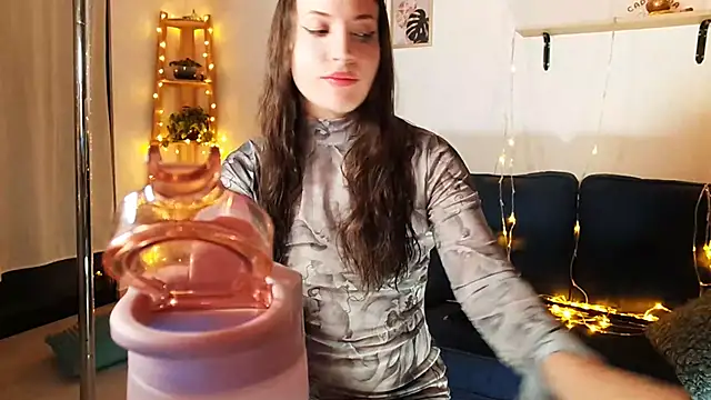 Snapshot of Melisa_cream chatting on 01-14-25, 03:01 Melisa cream online show from 01-14-25, 03:01