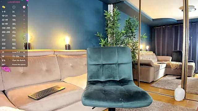 Snapshot of Project-Raven chatting on 03-16-25, 11:14 Project-Raven online show from 03-16-25, 11:14