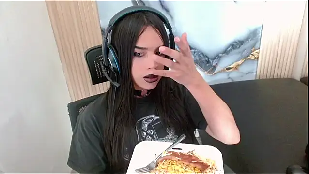 Dollbehavior  online show from 09-21-25, 02:35