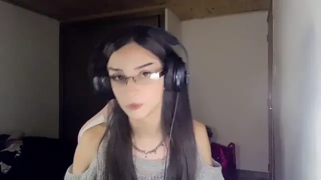 Dollbehavior  online show from 04-07-26, 05:52