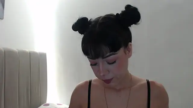 Caribbean beauty  online show from 10-04-25, 06:50