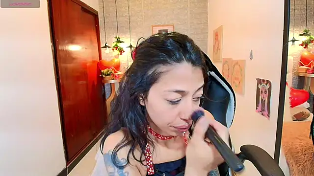 Snapshot of REDHOTTER_ chatting on 03-05-25, 08:10 REDHOTTER online show from 03-05-25, 08:10