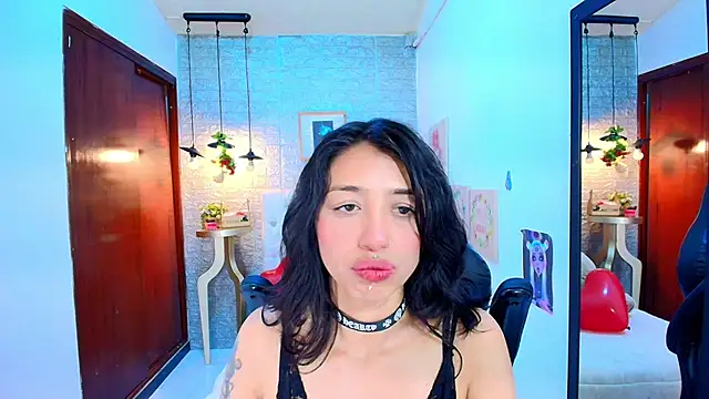 Snapshot of REDHOTTER_ chatting on 03-13-25, 08:11 REDHOTTER online show from 03-13-25, 08:11