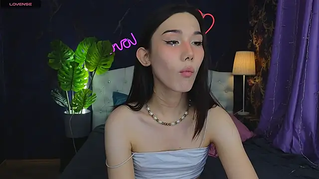 Kaia Sunshine Mia online show from 12-04-24, 04:27