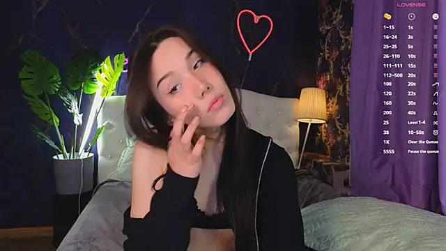 Kaia Sunshine Mia online show from 03-10-25, 06:12