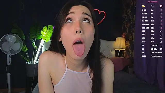 Kaia Sunshine Mia online show from 03-14-25, 04:40