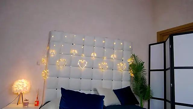 NicoleRosss online show from 01-30-25, 11:22