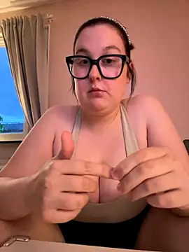 Snapshot of Misssmilf chatting on 10-02-25, 04:47 Misssmilf online show from 10-02-25, 04:47