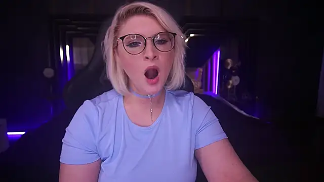 Snapshot of CoolTatis chatting on 03-12-25, 09:03 CoolTatis online show from 03-12-25, 09:03