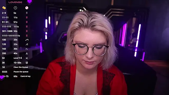 Snapshot of CoolTatis chatting on 03-16-25, 07:48 CoolTatis online show from 03-16-25, 07:48