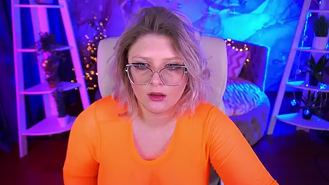 Snapshot of CoolTatis chatting on 01-08-26, 07:43 CoolTatis online show from 01-08-26, 07:43