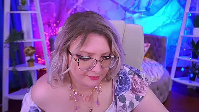 Snapshot of CoolTatis chatting on 01-14-26, 07:03 CoolTatis online show from 01-14-26, 07:03