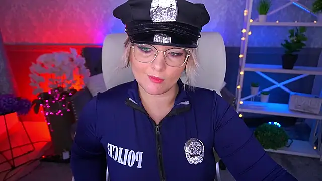 Snapshot of CoolTatis chatting on 02-23-26, 07:39 CoolTatis online show from 02-23-26, 07:39