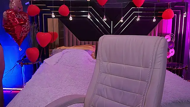 Snapshot of CoolTatis chatting on 02-25-26, 09:08 CoolTatis online show from 02-25-26, 09:08