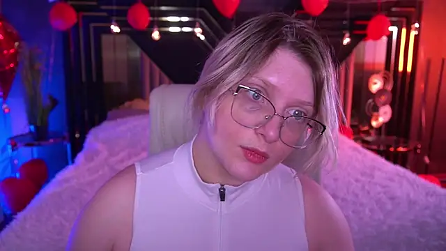 Snapshot of CoolTatis chatting on 02-26-26, 08:24 CoolTatis online show from 02-26-26, 08:24