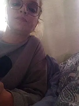 BritneyHudson online show from 10-18-25, 01:34