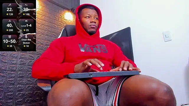 Snapshot of tommike chatting on 11-07-25, 02:44 tommike online show from 11-07-25, 02:44