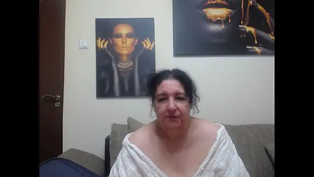 Snapshot of maturekorine chatting on 05-03-26, 08:26 maturekorine online show from 05-03-26, 08:26