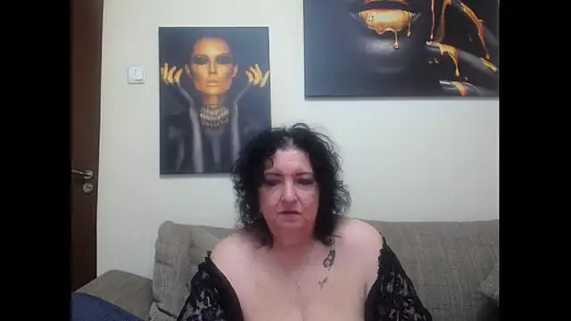 Snapshot of maturekorine chatting on 05-18-26, 02:12 maturekorine online show from 05-18-26, 02:12