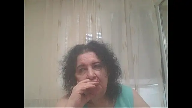 Snapshot of maturekorine chatting on 06-12-26, 02:05 maturekorine online show from 06-12-26, 02:05