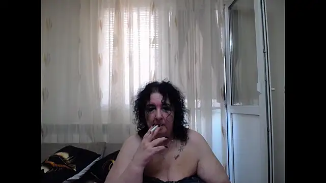 Snapshot of maturekorine chatting on 06-29-26, 03:23 maturekorine online show from 06-29-26, 03:23