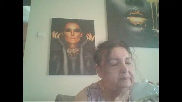 Snapshot of maturekorine chatting on 07-05-26, 12:01 maturekorine online show from 07-05-26, 12:01