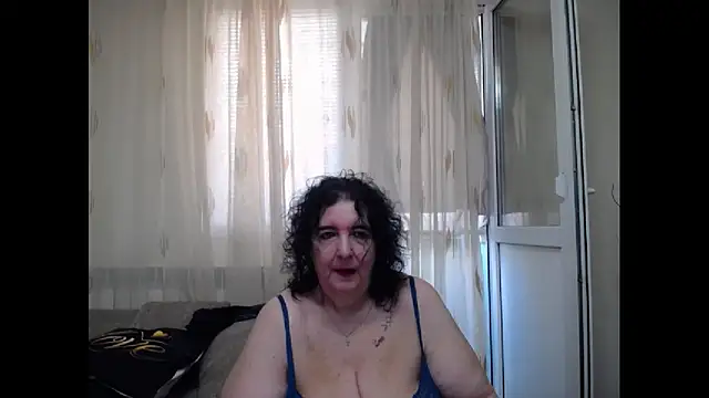 Snapshot of maturekorine chatting on 07-07-26, 02:43 maturekorine online show from 07-07-26, 02:43