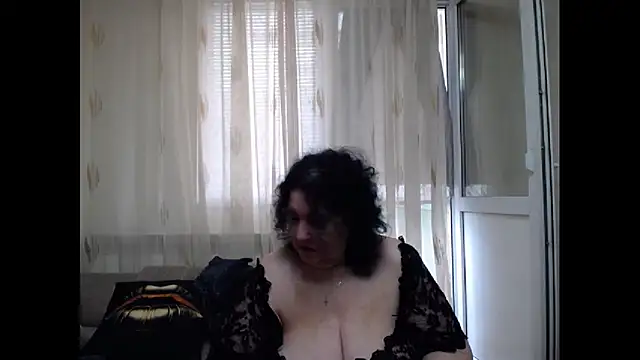 Snapshot of maturekorine chatting on 07-13-26, 11:02 maturekorine online show from 07-13-26, 11:02