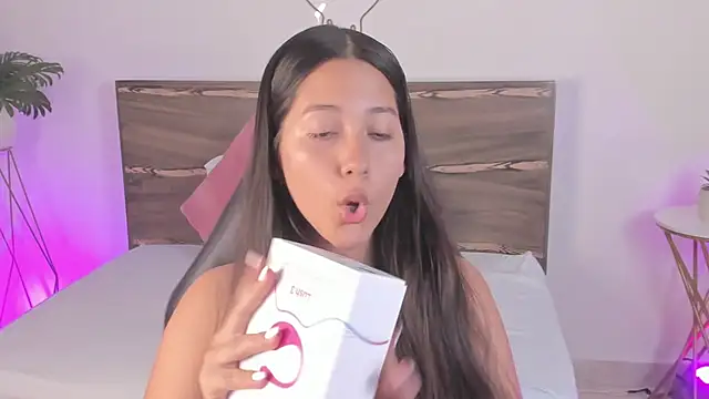 ivette bocelly online show from 03-04-25, 07:43