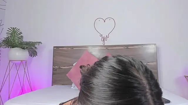 ivette bocelly online show from 03-04-25, 10:49