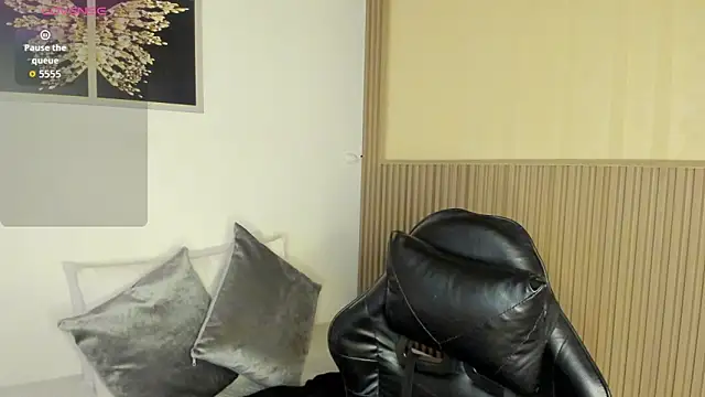 summer night  online show from 02-12-26, 11:27