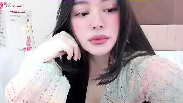 Snapshot of tenderlybaee chatting on 12-06-24, 05:09 tenderlybaee online show from 12-06-24, 05:09