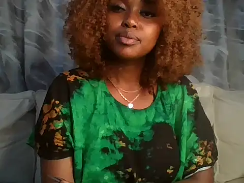 Snapshot of Chocolate_queen2 chatting on 01-15-25, 07:59 Chocolate queen2 online show from 01-15-25, 07:59