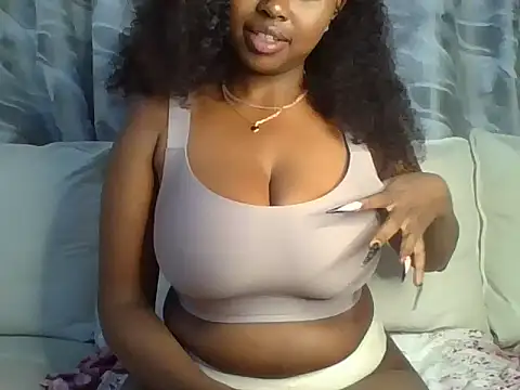 Snapshot of Chocolate_queen2 chatting on 01-17-25, 06:04 Chocolate queen2 online show from 01-17-25, 06:04