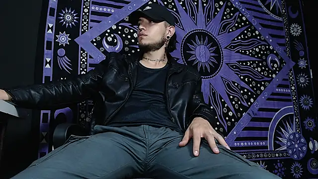 Dicaprioo  online show from 01-29-25, 07:00