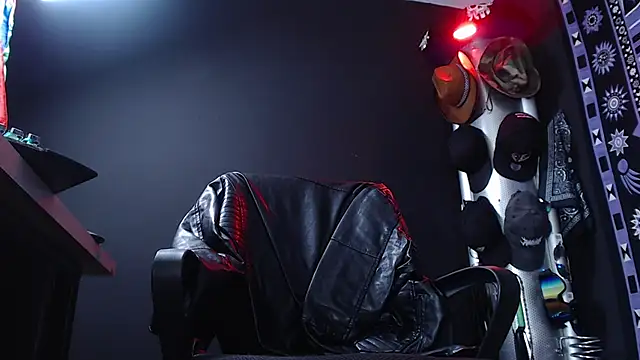 Dicaprioo  online show from 03-05-25, 10:10