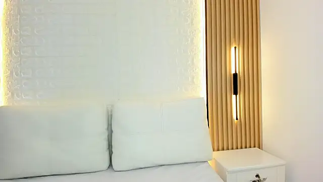 Emily roux online show from 03-08-26, 03:16