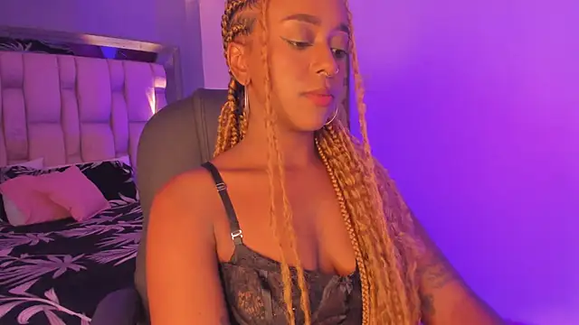 Snapshot of EmilyHaan chatting on 01-27-25, 11:11 EmilyHaan online show from 01-27-25, 11:11