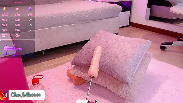 Charlotte Jones   online show from 02-06-25, 02:26