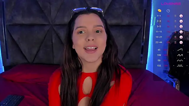 Snapshot of Elsalombardi_ chatting on 02-05-25, 03:09 Elsalombardi online show from 02-05-25, 03:09