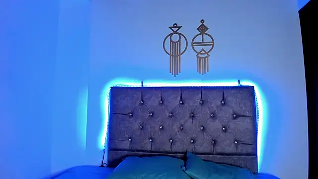 Snapshot of Elsalombardi_ chatting on 02-08-25, 10:19 Elsalombardi online show from 02-08-25, 10:19