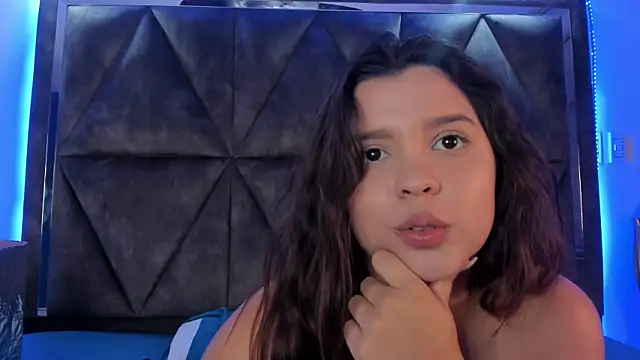 Snapshot of Elsalombardi_ chatting on 02-14-25, 06:19 Elsalombardi online show from 02-14-25, 06:19