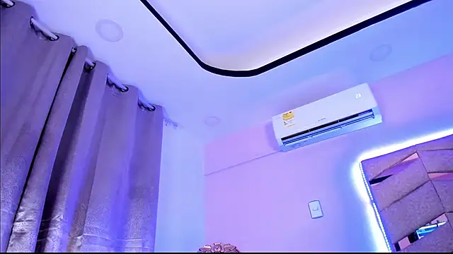 Snapshot of Elsalombardi_ chatting on 03-21-25, 10:50 Elsalombardi online show from 03-21-25, 10:50