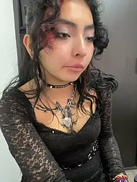 Snapshot of _Gothiccbitch_ chatting on 12-21-24, 01:10 Gothiccbitch online show from 12-21-24, 01:10